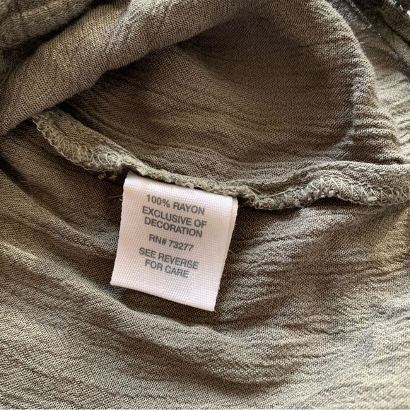 π Girlsβ Olive Green Romper - Picture 7 of 7